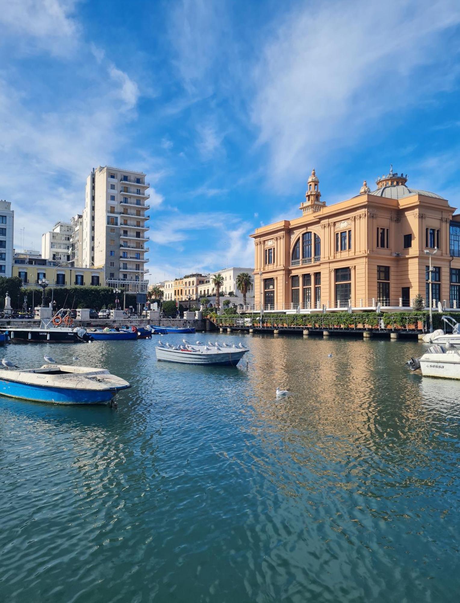 Апартаменты Casa Chloe - Vicino Al Porto E Basilica San Nicola Бари Экстерьер фото