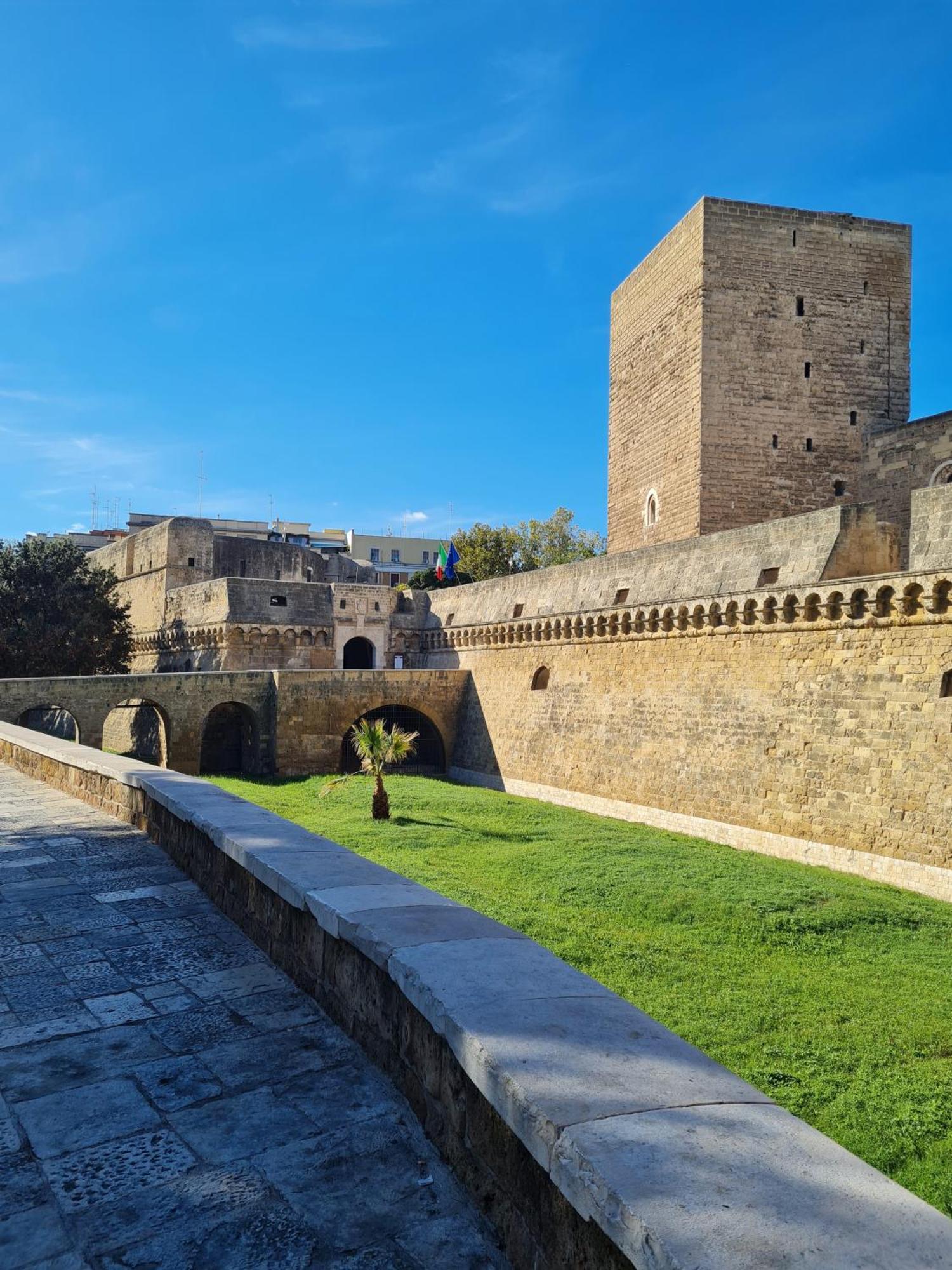 Апартаменты Casa Chloe - Vicino Al Porto E Basilica San Nicola Бари Экстерьер фото